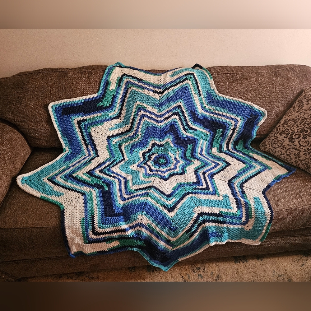 Hand Made Star-Shaped Crochet Blanket in  Varigated Blue and White